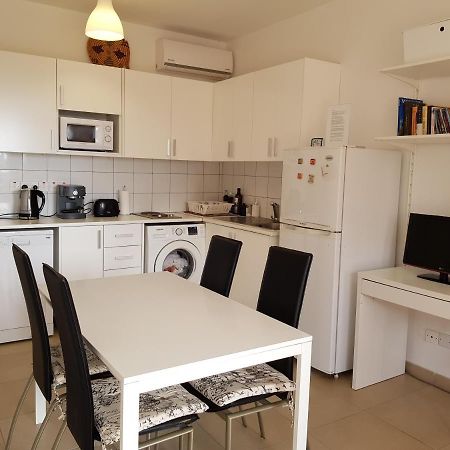 Ariadne Apt 103 -300M From Lighthouse Beach 파포스 외부 사진