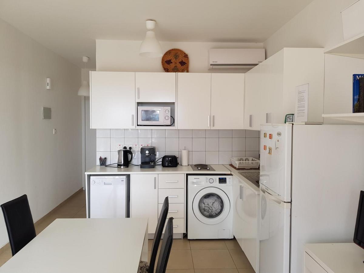 Ariadne Apt 103 -300M From Lighthouse Beach 파포스 외부 사진